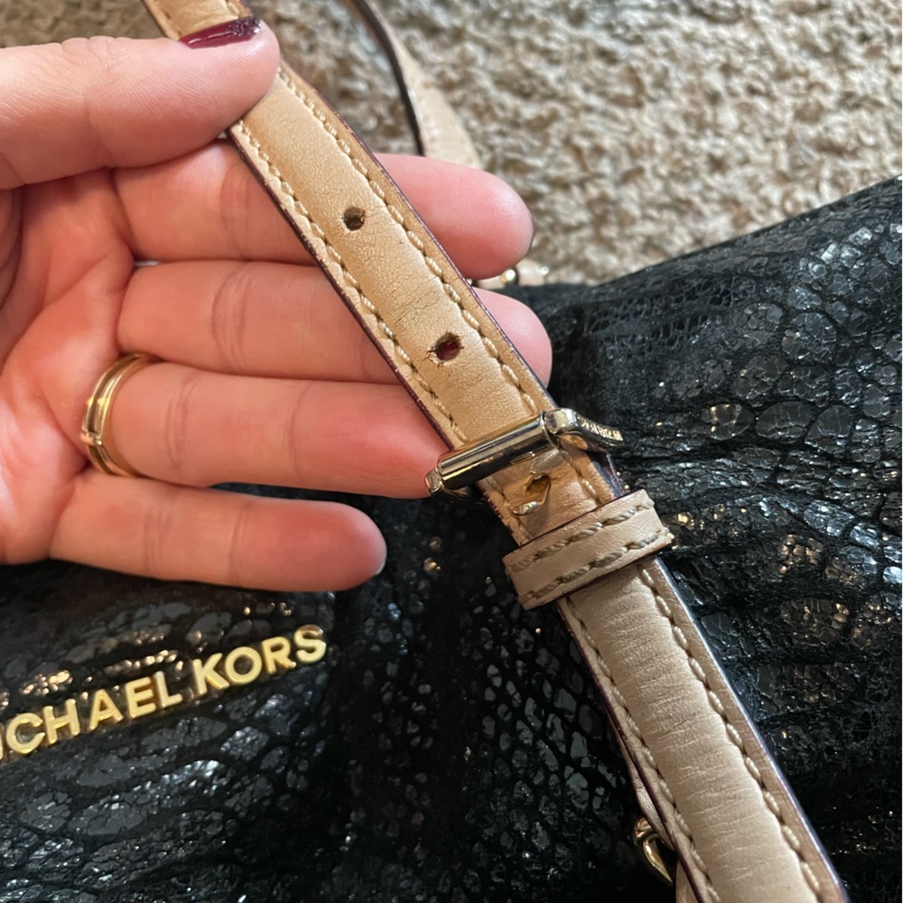 Michael Kors purse - Picture 5 of 16